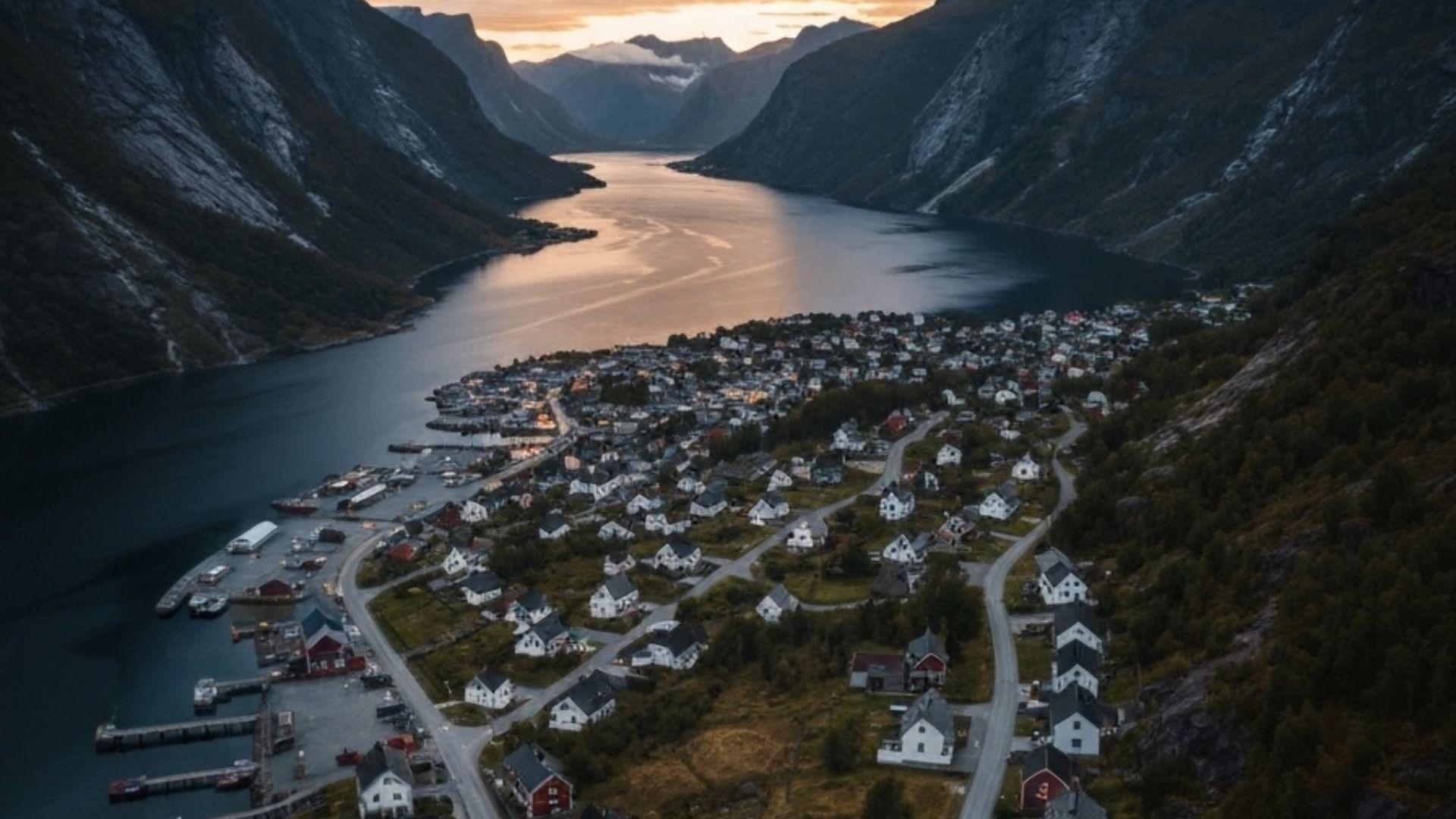Drone svever over norsk kystlinje i skumringen, illustrasjon av regelverk